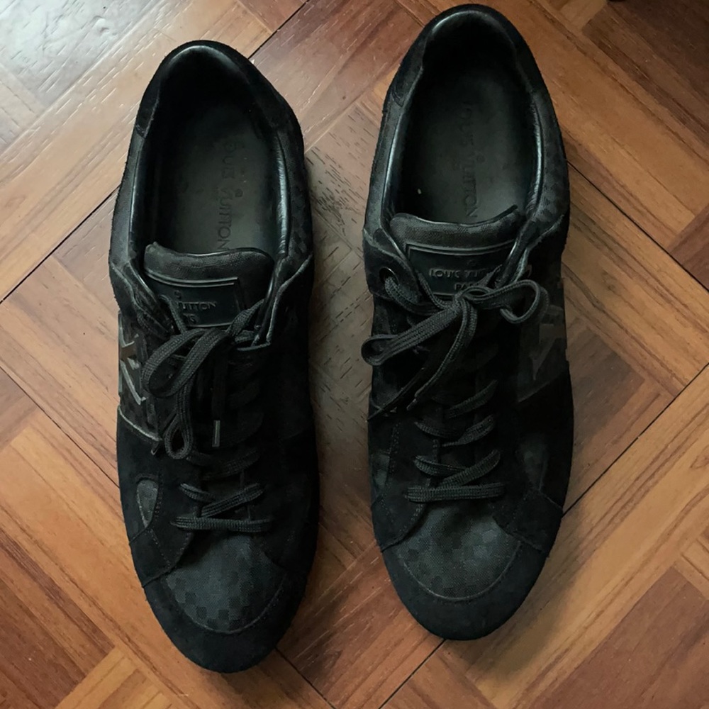Black LV sneakers 100% authentic